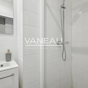 Dernier étage deux pièces vue toits 29.06 M²