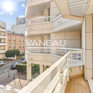 DEUX PIECES AVEC BALCON