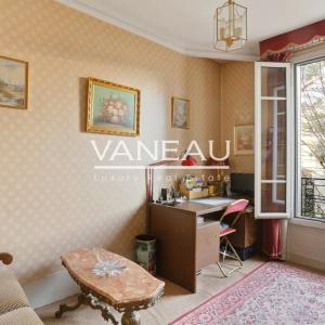 Bel ancien, en étage avec ascenseur