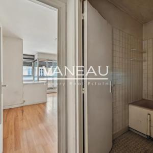 Paris XVIe - Muette - studio avec balcon à rénover