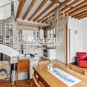 Paris IIIe - Place des Vosges - Duplex 2 chambres Calme Lumineux