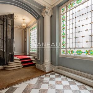 FAUBOURG DU ROULE - APPARTEMENT FAMILIAL
