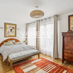 Paris XVIIe - Appartement familial avec terrasse, vue dégagée.
