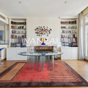 Paris XVI Longchamp, appartement familial en étage élevé.