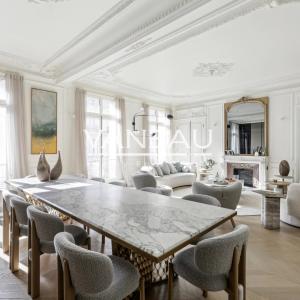 PARIS VIIIe - Triangle d'Or - Magnifique appartement familial et