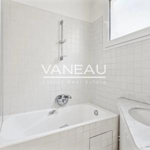 Exclusivité - PARIS VIIe - Bon Marché - Vaneau