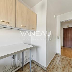 EXCLUSIVITE - DEUX PIECES AVEC BALCON - PROCHE DES PASSAGES