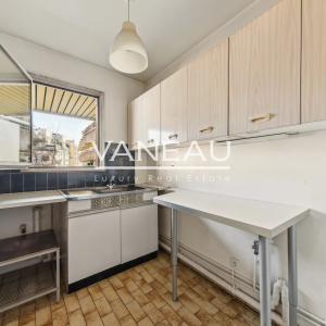 EXCLUSIVITE - DEUX PIECES AVEC BALCON - PROCHE DES PASSAGES