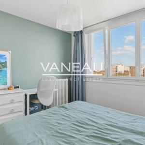 Appartement familial en dernier étage avec quatre chambres