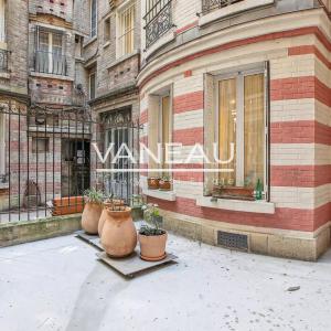 PARIS XIIe - Aligre / Gare de Lyon - Deux pièces calme beaux vol