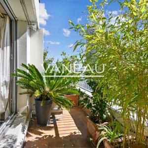 Dernier étage avec terrasse - Vue panoramique - Ile de Puteaux