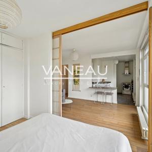 Paris XVe - Blomet - Appartement deux pièces en étage élevé