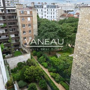 Paris XVe - Blomet - Appartement deux pièces en étage élevé