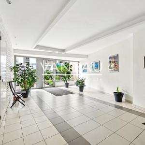 Paris XVe - Blomet - Appartement deux pièces en étage élevé