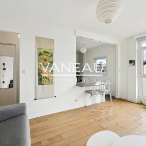 Paris XVe - Blomet - Appartement deux pièces en étage élevé
