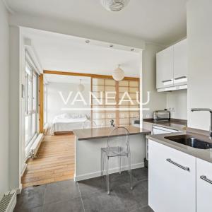Paris XVe - Blomet - Appartement deux pièces en étage élevé