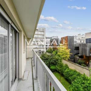 Paris XVIIIème - Trois pièces de 57 m² avec balcon et box -