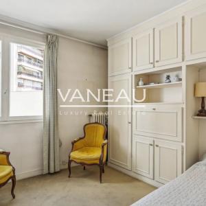 Deux chambres, en étage avec balcon