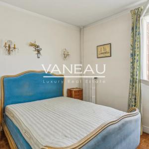 Deux chambres, en étage avec balcon