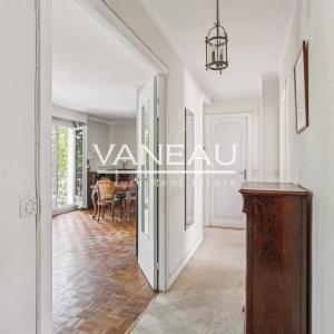 Deux chambres, en étage avec balcon