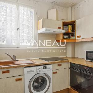 Deux chambres, en étage avec balcon