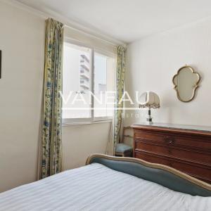 Deux chambres, en étage avec balcon