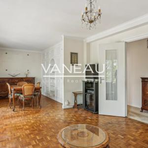 Deux chambres, en étage avec balcon