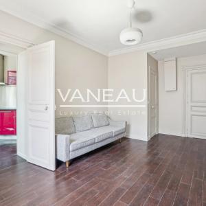 PARIS Ier - Trois Pièces - Vue dégagée