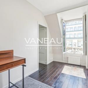 PARIS Ier - Trois Pièces - Vue dégagée