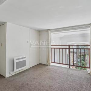 Paris VIIIe - Appartement de quatre pièces avec cour anglaise et