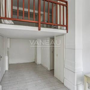 Paris VIIIe - Appartement de quatre pièces avec cour anglaise et