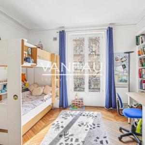 Paris Xème - Bel appartement familial de quatre pièces en parfai