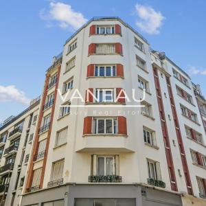 Paris XVe Volontaires - Appartement lumineux en étage élevé