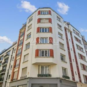Paris XVe Volontaires - Appartement lumineux en étage élevé