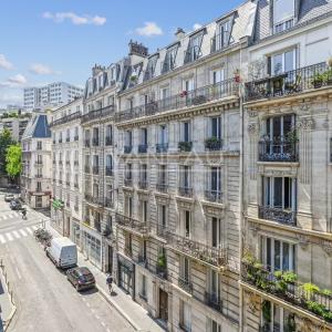 Paris XVe Volontaires - Appartement lumineux en étage élevé