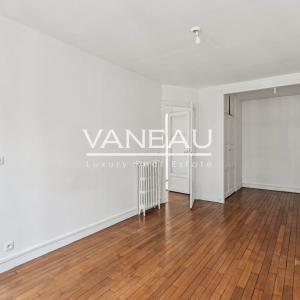 Paris XVe Volontaires - Appartement lumineux en étage élevé