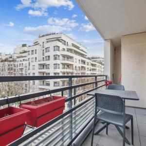 Neuilly - Villiers / Saussaye - trois pièces en parfait état ave