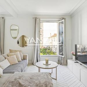 Paris VII - Cler - Charmant pied-à-terre, vue dégagée