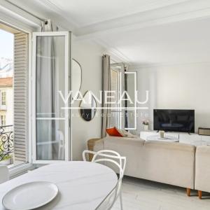 Paris VII - Cler - Charmant pied-à-terre, vue dégagée