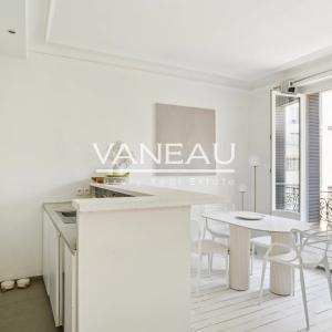 Paris VII - Cler - Charmant pied-à-terre, vue dégagée