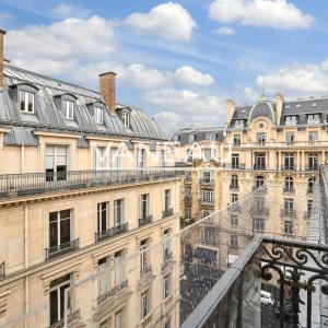 Paris XVIe - Place Victor Hugo