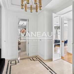 Paris XVIe - Place Victor Hugo - Exclusivité