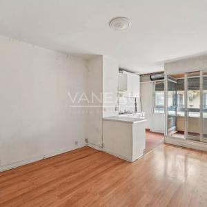 Paris XVIe - Muette - Studio avec balcon à rénover