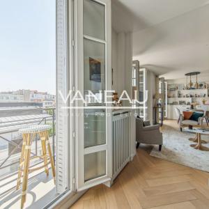 Boulogne Nord - luxueux trois pièces au dernier étage, balcons, 