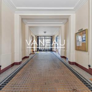 Boulogne Nord - luxueux trois pièces au dernier étage, balcons, 