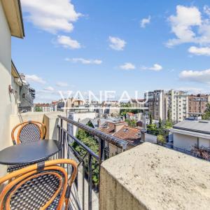 Boulogne Nord - luxueux trois pièces au dernier étage, balcons, 