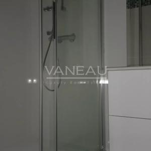 Paris VIII - Appartement en 1er étage avec deux chambres - rue C