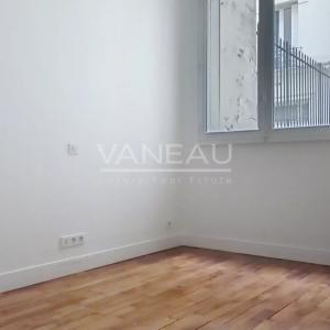 Paris VIII - Appartement en 1er étage avec deux chambres - rue C