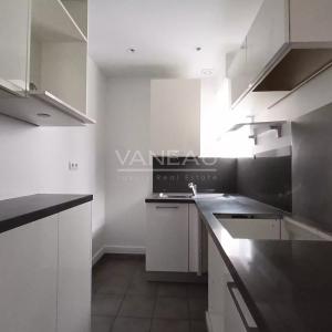Paris VIII - Bel appartement en duplex avec balcon - rue Clément
