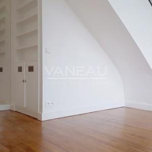 Paris VIII - Bel appartement en duplex avec balcon - rue Clément